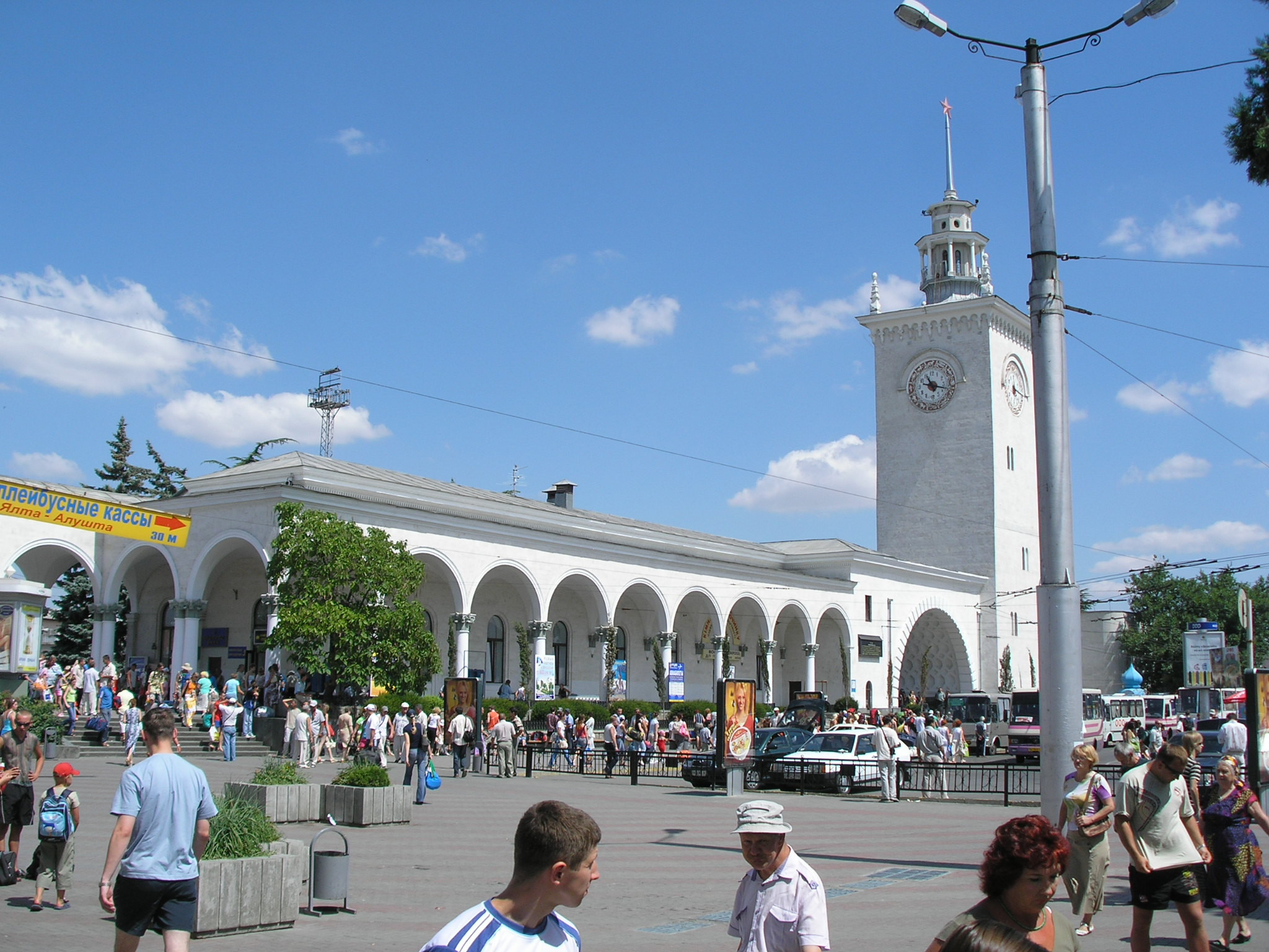 В Каменском районе Симферополя начала свою работу первая общественная приемная проекта «Единой России» «Дом садовода-опора семьи»